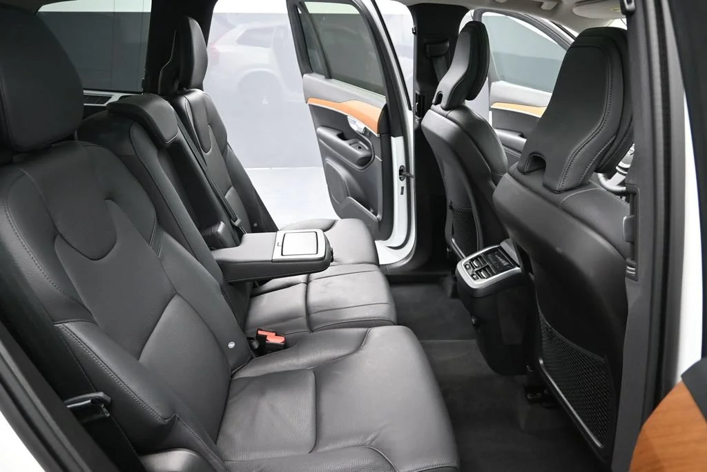Certified Used 2023 Crystal White Volvo Plus image 22