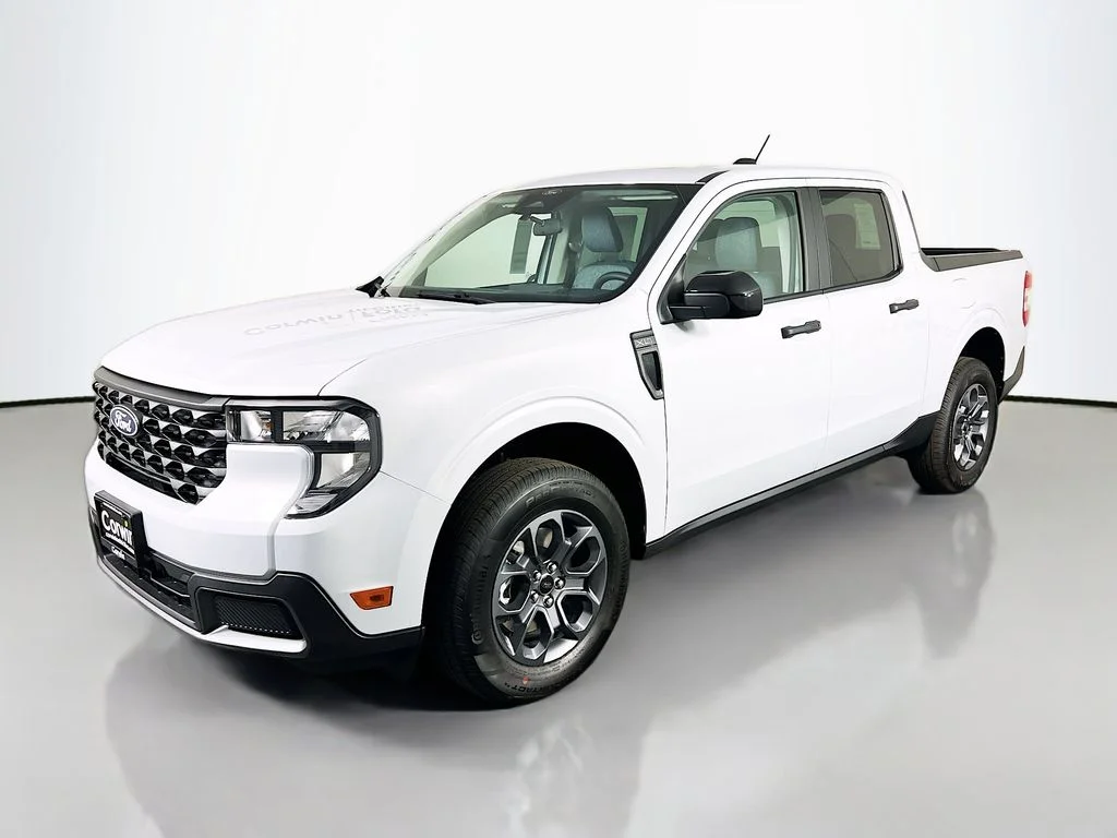 New 2026 Space White Metallic Ford XLT image 5
