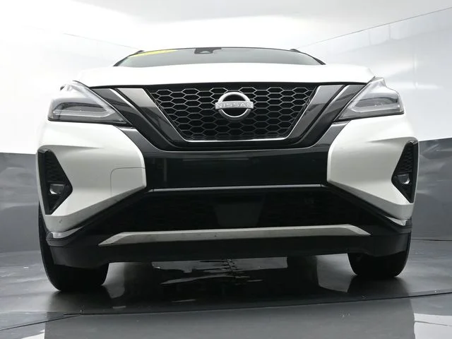 Used 2023 White Nissan SV image 33