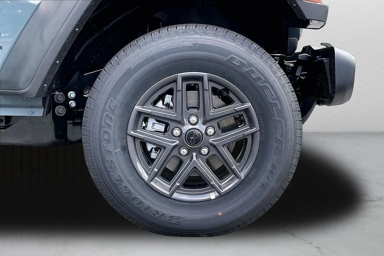 New 2026 Anvil Clear-Coat Exterior Paint Jeep Sport S image 31