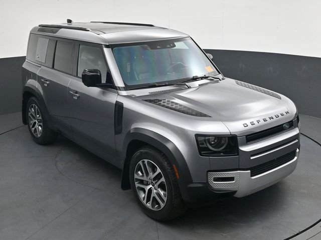 Used 2020  Land Rover SE image 29