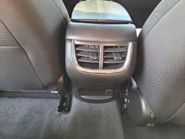 Used 2025 White Chevrolet LT image 17