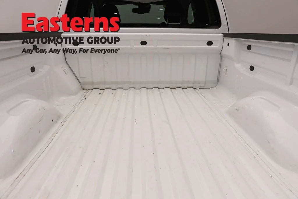 Used 2022 White Chevrolet LT image 9
