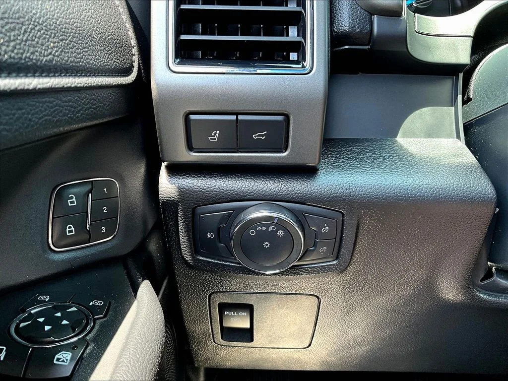 Used 2021 White Ford XLT image 15
