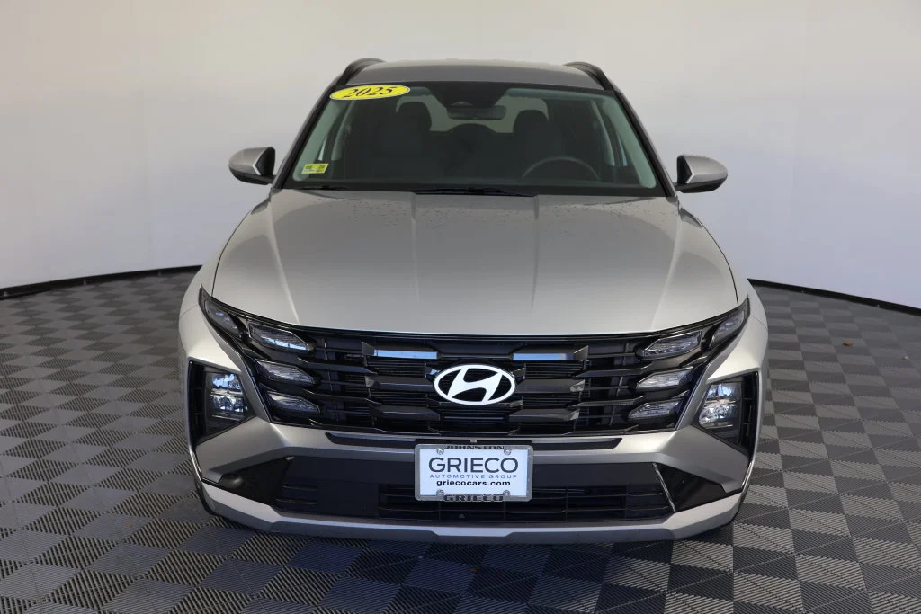 Used 2025 Shimmering Silver Hyundai SEL image 3