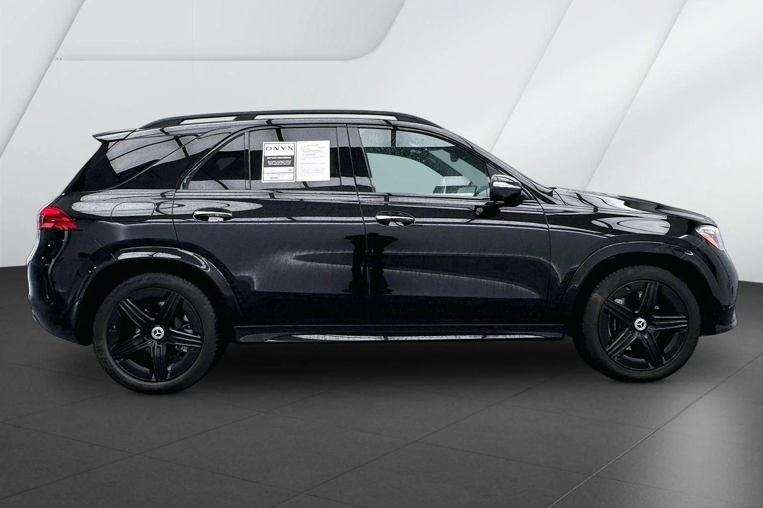 Used 2024 Obsidian Black Metallic Mercedes-Benz GLE 580 image 5