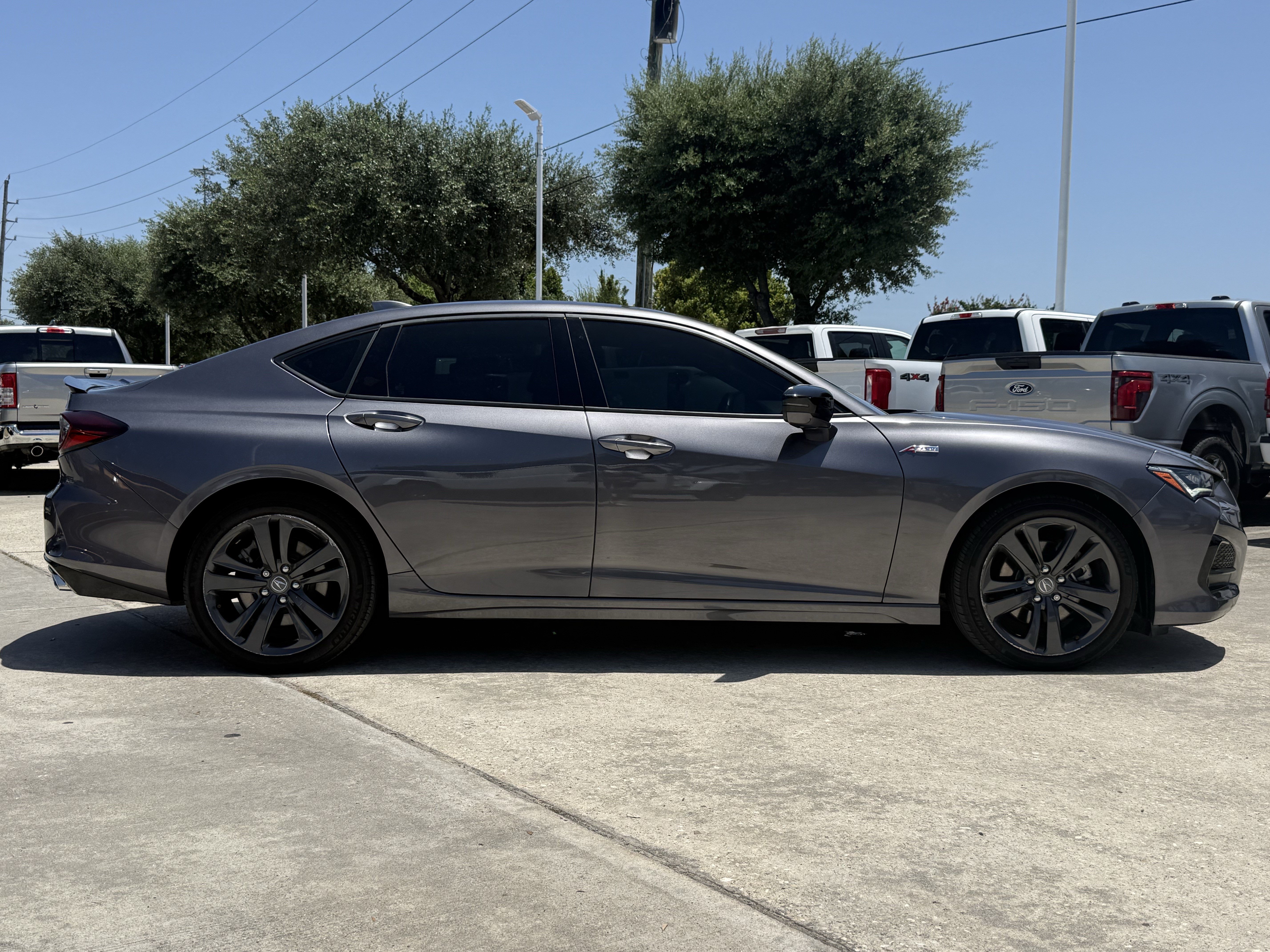 Used 2022 Black Acura  image 3
