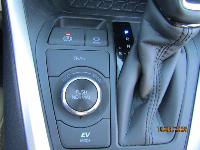 Used 2025 Midnight Black Metallic Toyota XLE Premium image 16