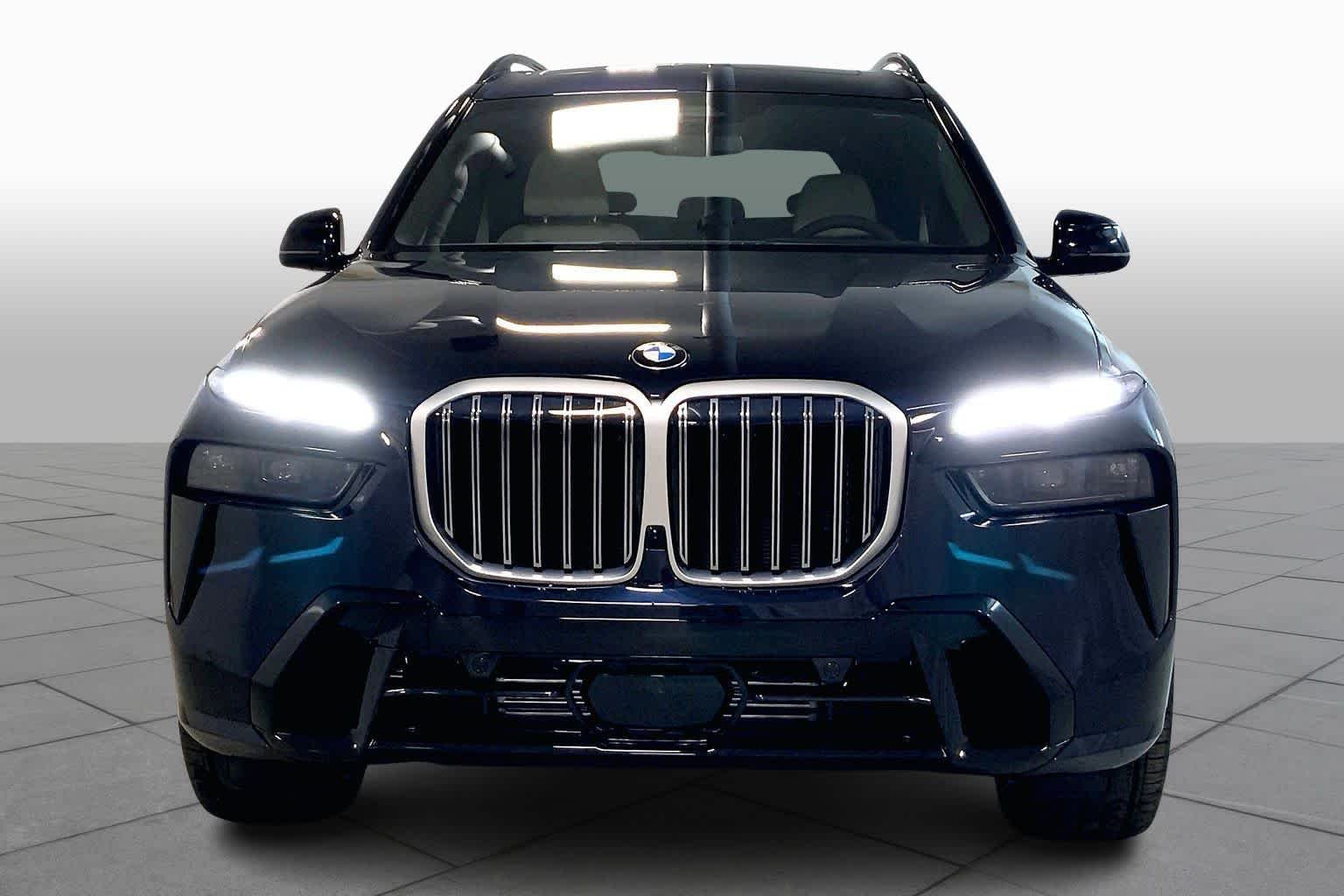 New 2026 Carbon Black Metallic BMW xDrive40i image 3