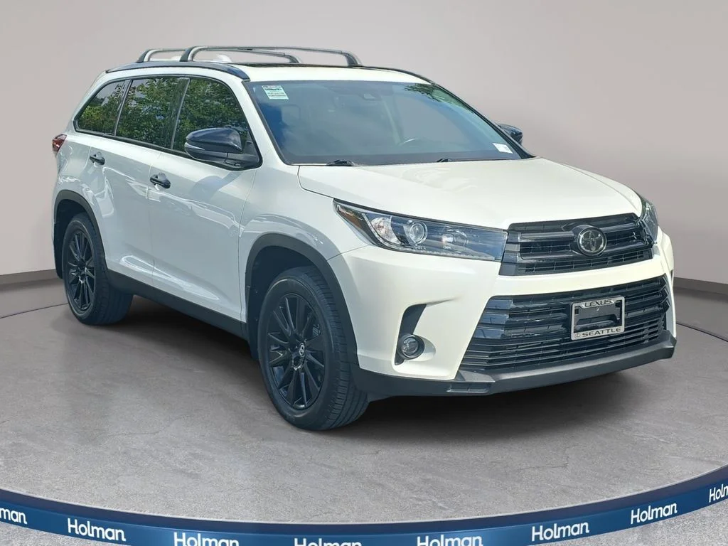 Used 2019 White Toyota SE image 4