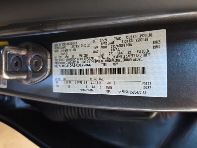 Used 2024 Gray Metallic Lincoln Premiere image 37