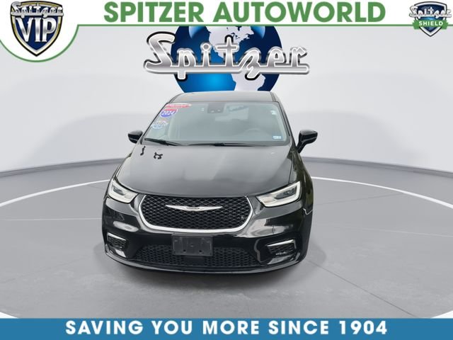 Used 2024 Black Chrysler Touring L image 3