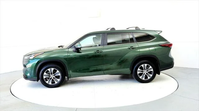 Certified Used 2024 CYPRESS Toyota  image 3