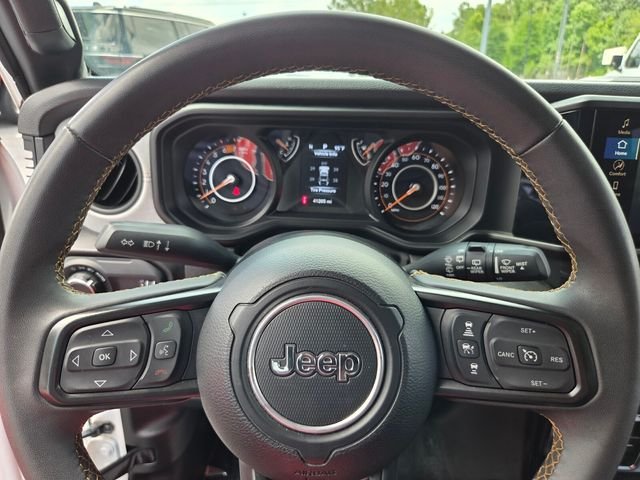 Used 2024 White Jeep Sport S image 25
