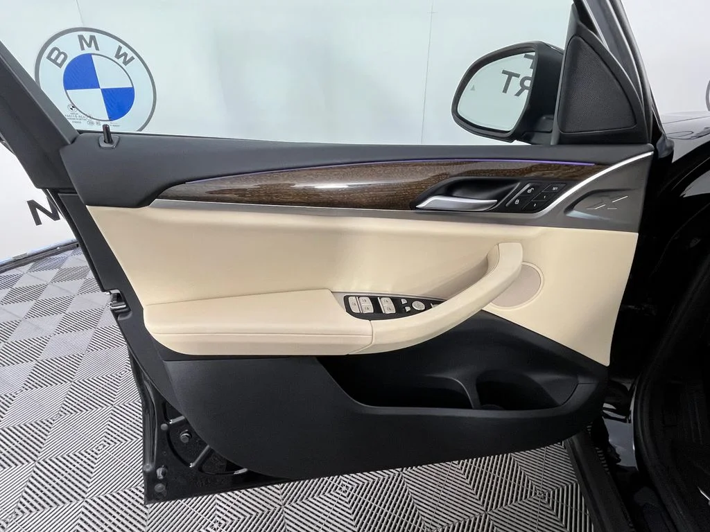 Used 2023 Black BMW xDrive30i image 27