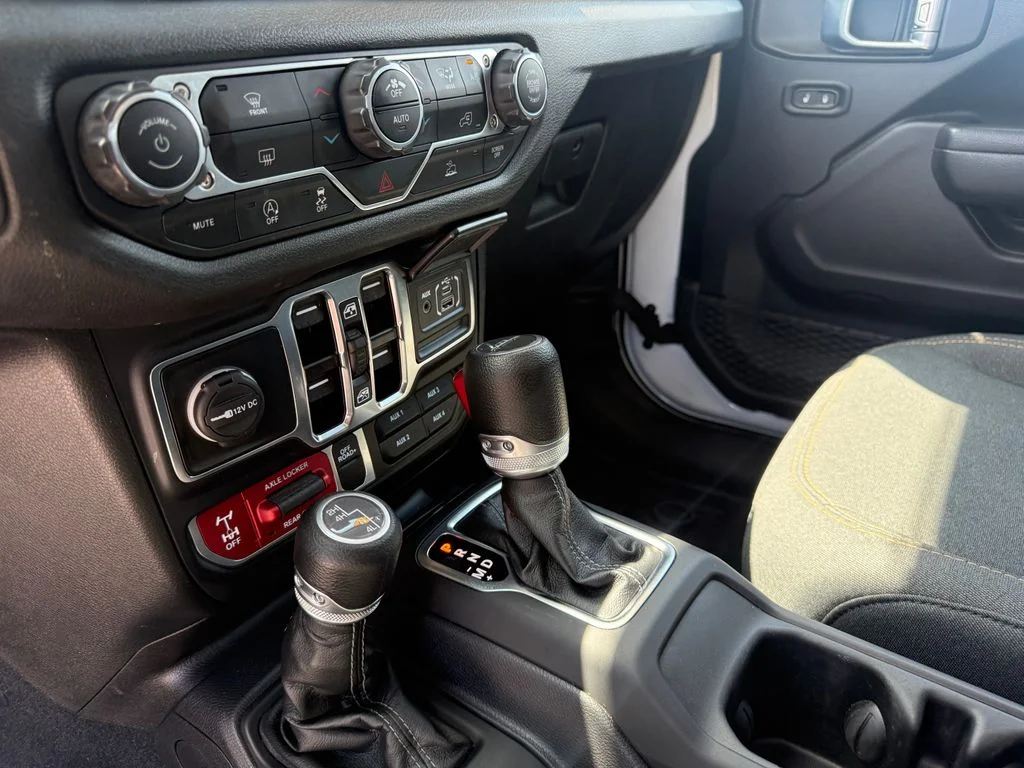 Used 2024 White Jeep Willys image 19