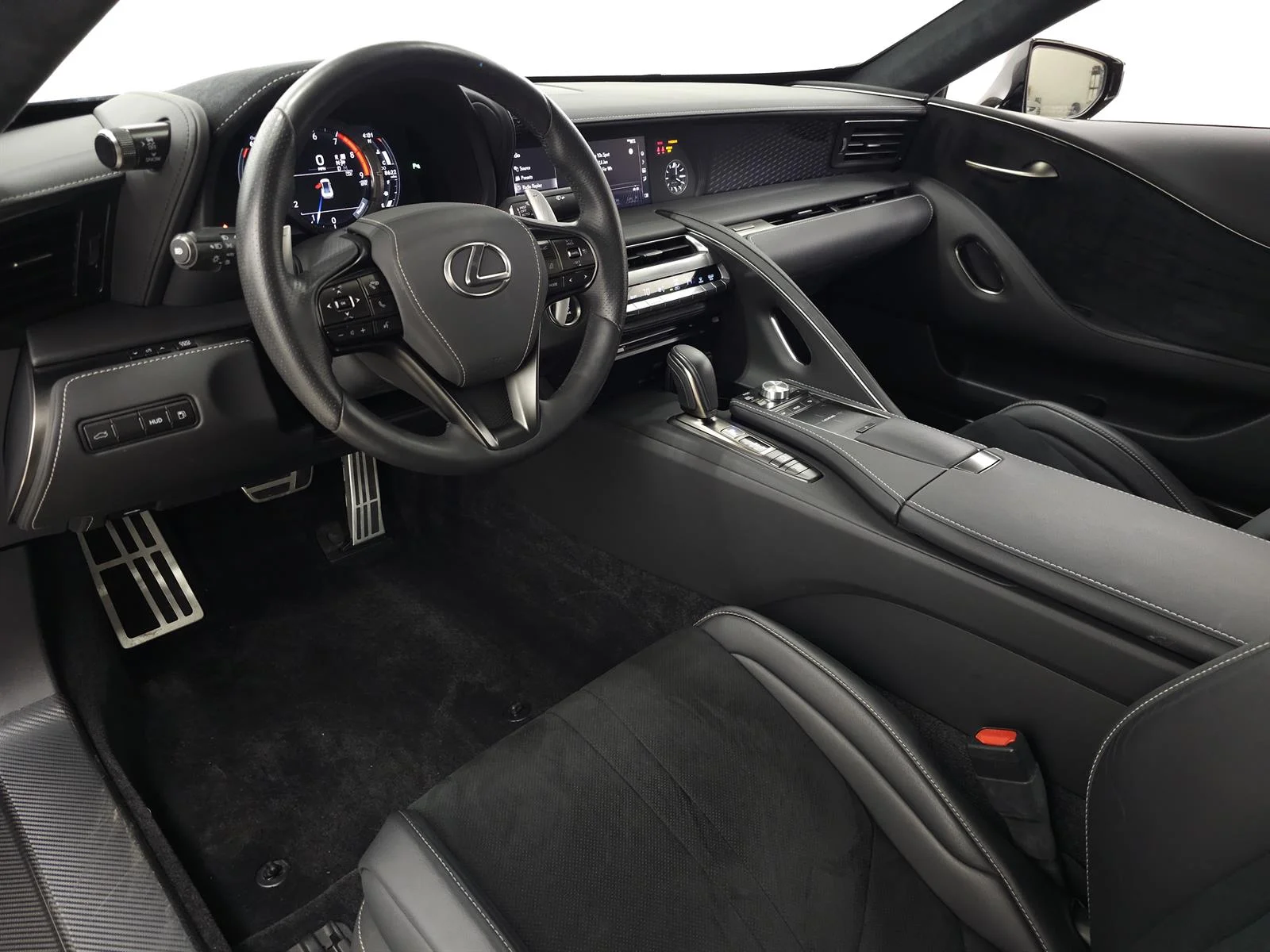 2023 Lexus LC 500 - Photo 15