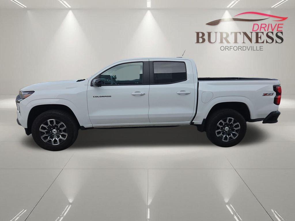 Used 2024 White Chevrolet Z71 image 5