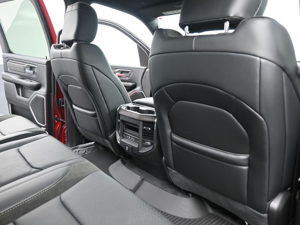 New 2026 Molten Red Pearl-Coat Exterior Paint RAM Laramie image 27