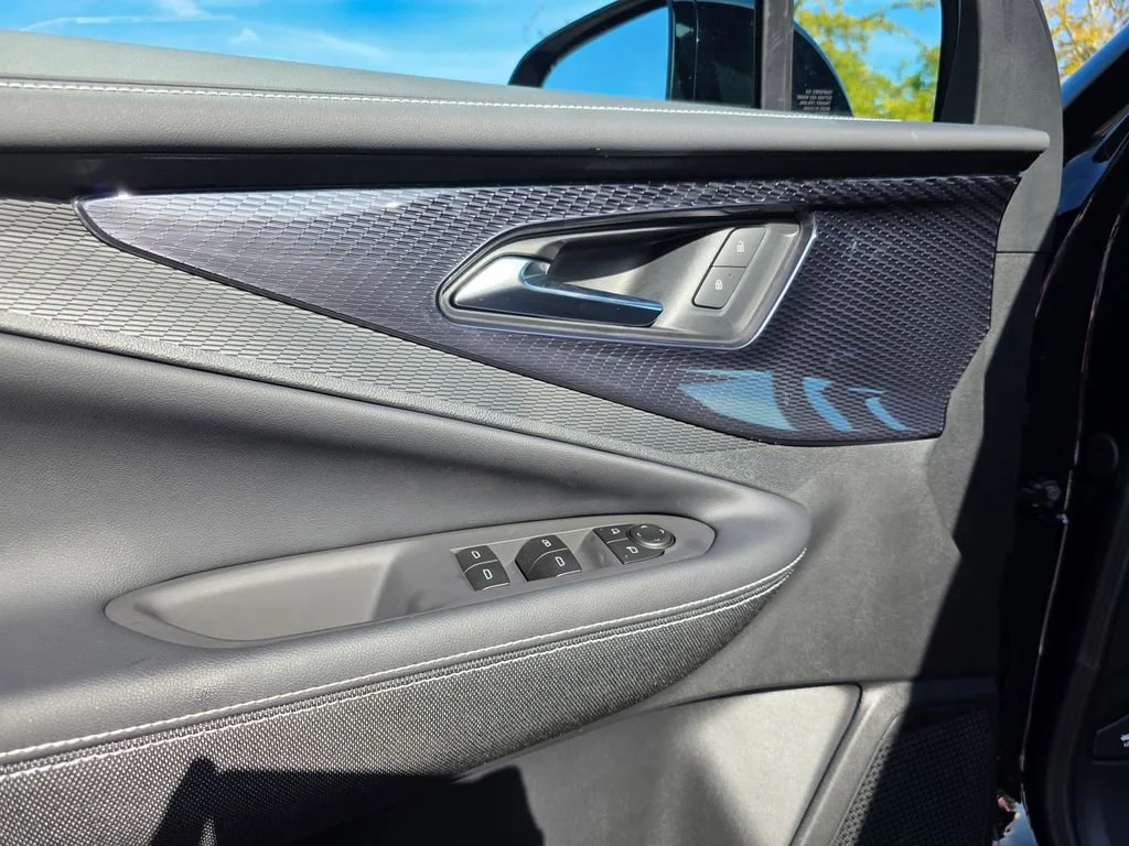2025 Chevrolet Blazer EV LT - Photo 9