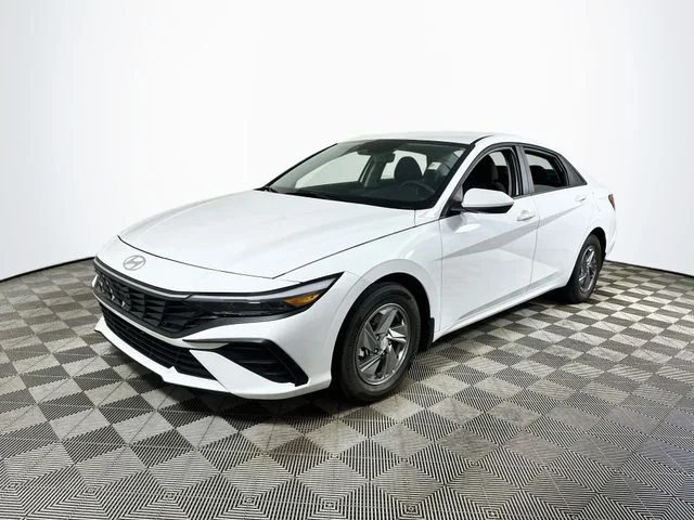 Certified Pre-Owned 2025 Hyundai Elantra SE