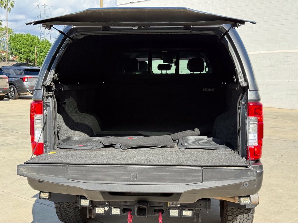 Used 2019 Magnetic Ford Lariat image 17