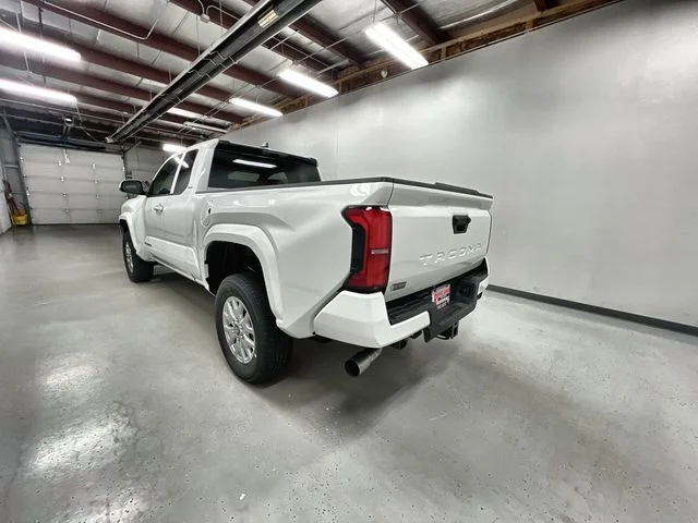 2026 Toyota Tacoma SR5 - Photo 6