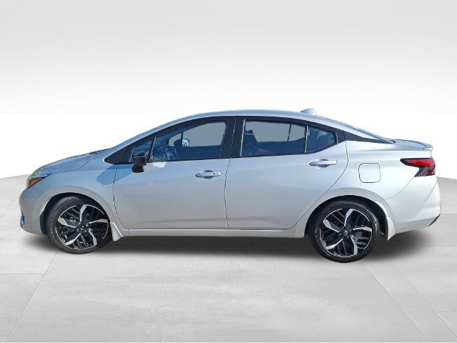 Used 2025 Silver Nissan 1.6 SR image 5