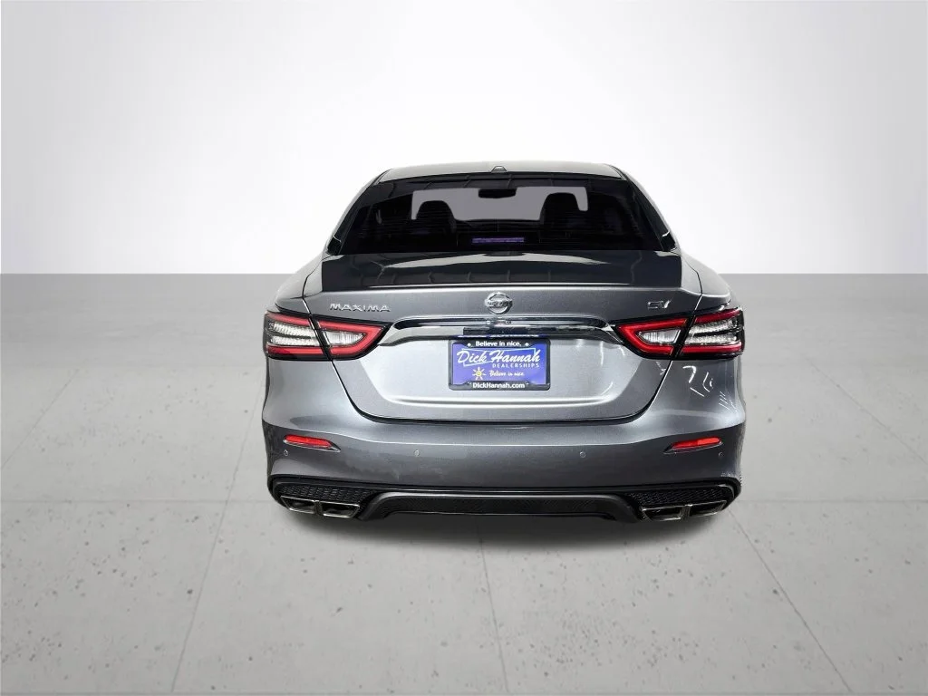 Used 2021 Gray Nissan SV image 7