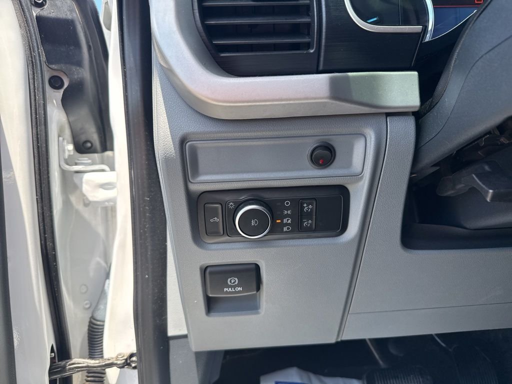 Used 2022 White Ford XLT image 32