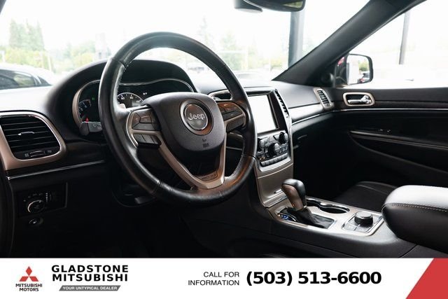 Used 2017 Velvet Jeep Limited image 23