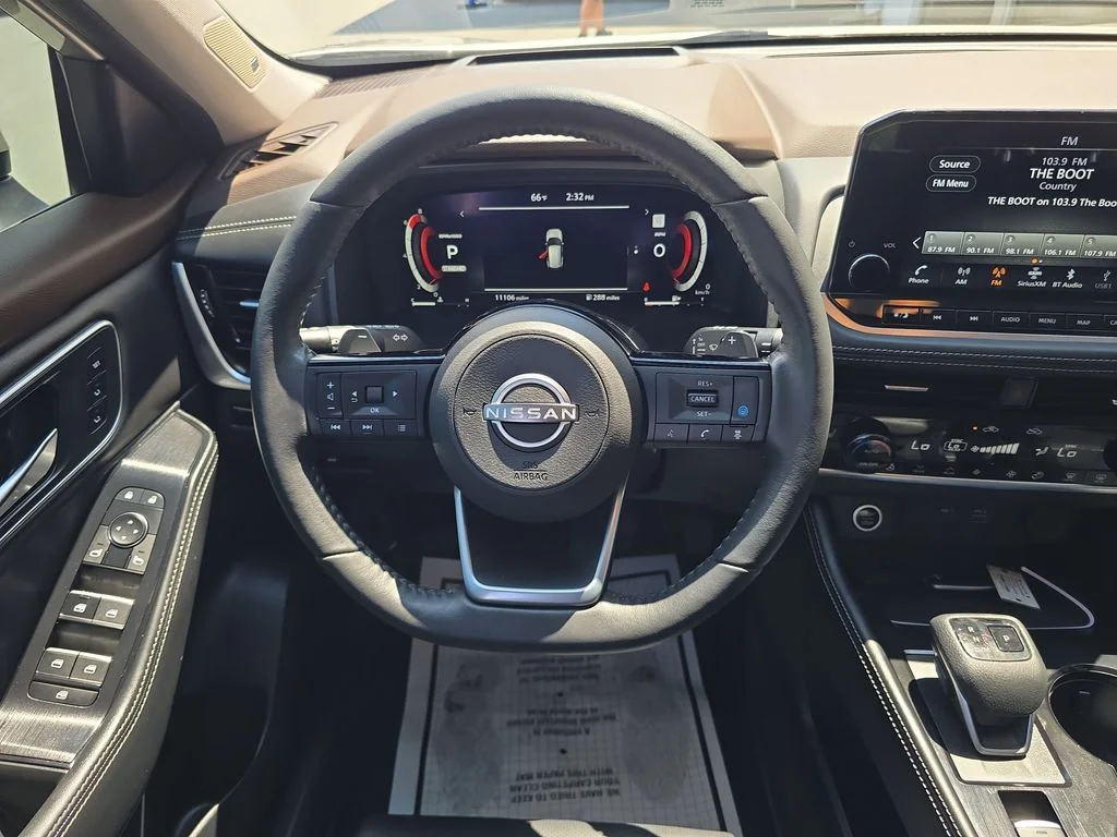 Used 2023 Gold Nissan Platinum image 12