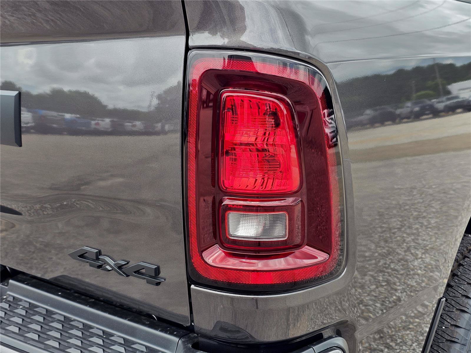 New 2026 Granite Crystal Metallic Clear-Coat Exterior Paint RAM Black Express image 11