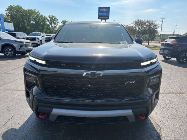 New 2026 Mosaic Black Metallic Chevrolet Z71 image 8