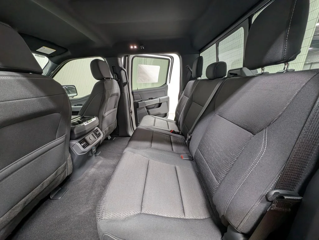 New 2026 Oxford White Ford XLT image 17