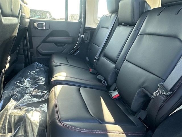 New 2026 Granite Crystal Metallic Clear-Coat Exterior Paint Jeep Rubicon image 18