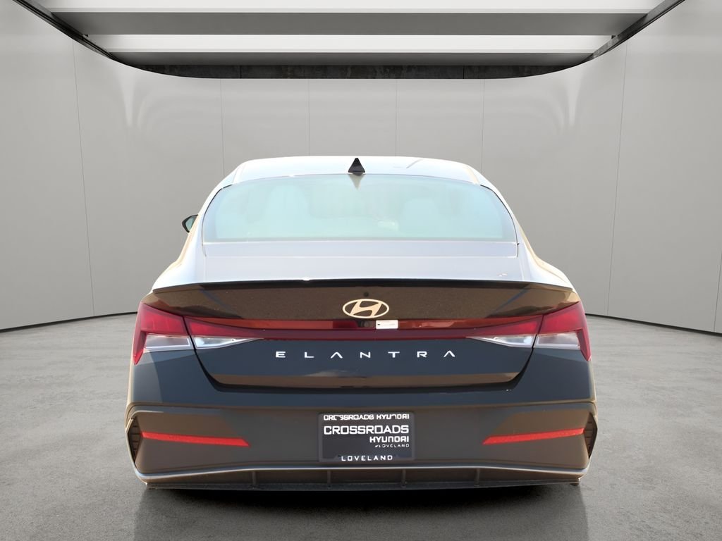 Certified Used 2025 Abyss Black Hyundai SEL Sport image 4