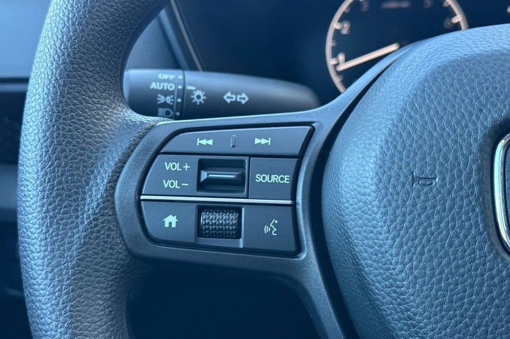 Used 2025 Canyon River Blue Metallic Honda LX image 26