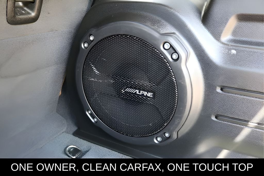 Used 2023 White Jeep Sahara image 16