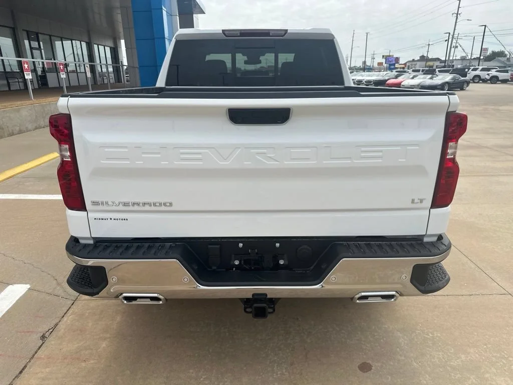 New 2026 Summit White Chevrolet LT image 31