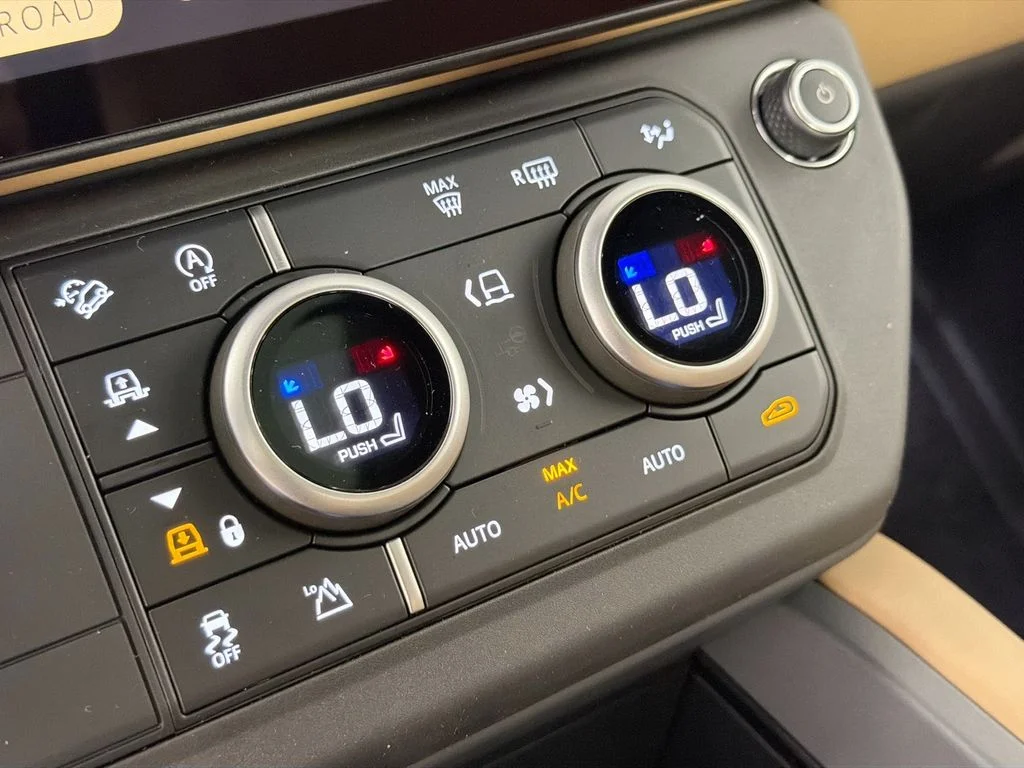New 2026 Borasco Grey Land Rover X-Dynamic SE image 16