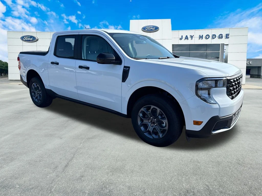 New 2026 Oxford White Ford XLT image 1