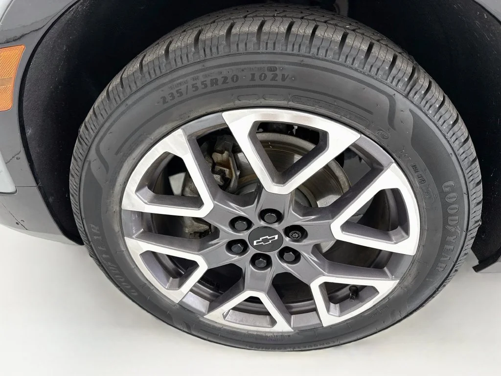 Used 2023 Gray Chevrolet RS image 29