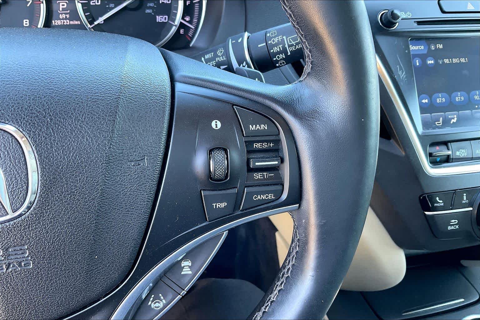 Used 2020 Platinum White Pearl Acura  image 24