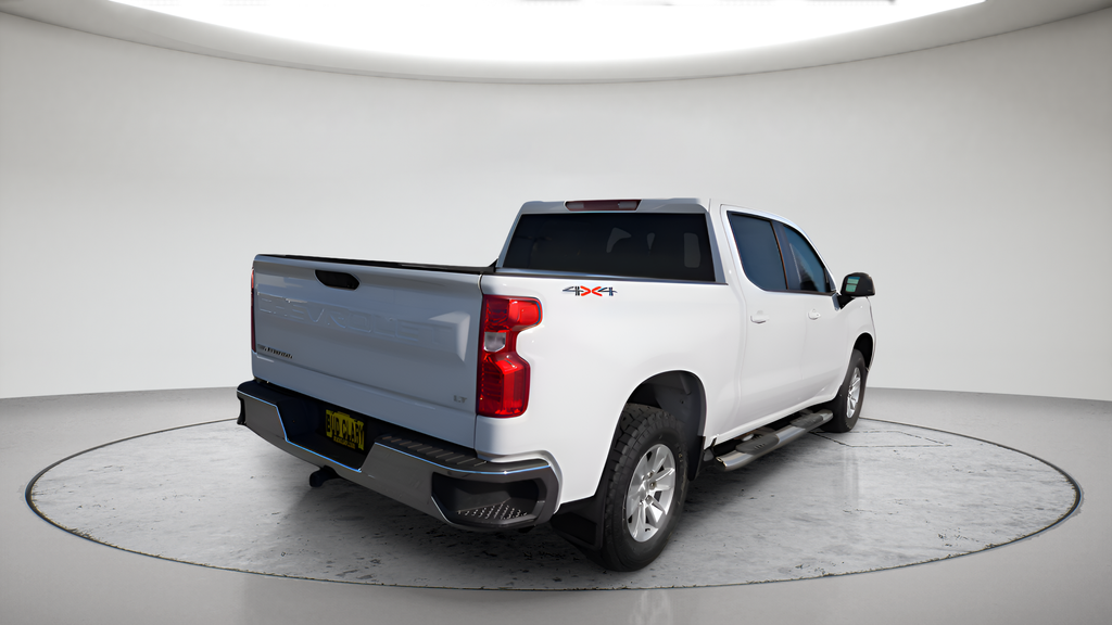 Used 2024 White Chevrolet LT image 3