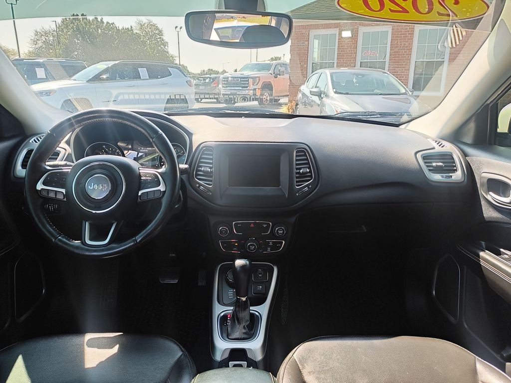 Used 2020 White Jeep Latitude image 15