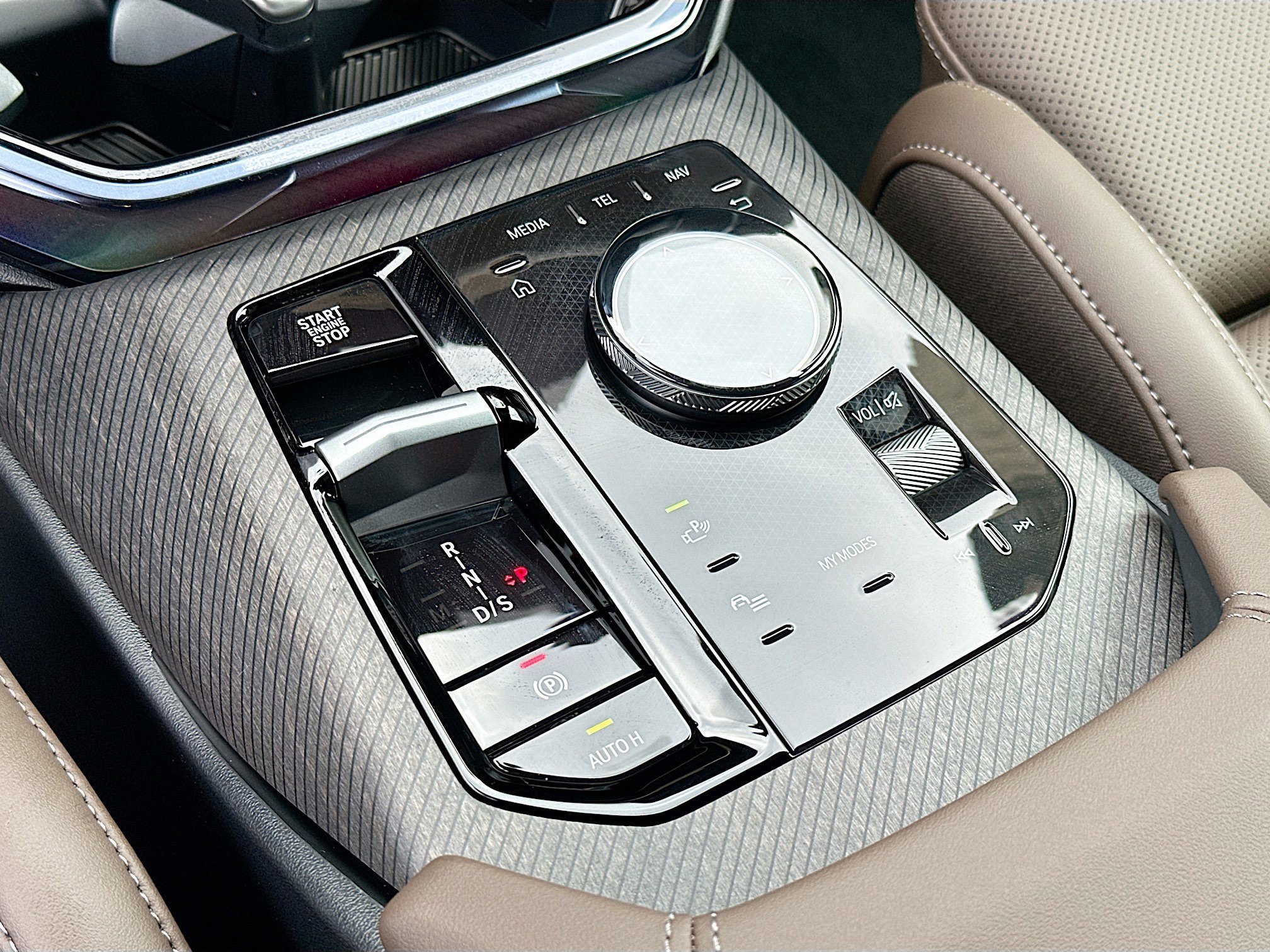 New 2026 Black Sapphire Metallic BMW 30 xDrive image 13