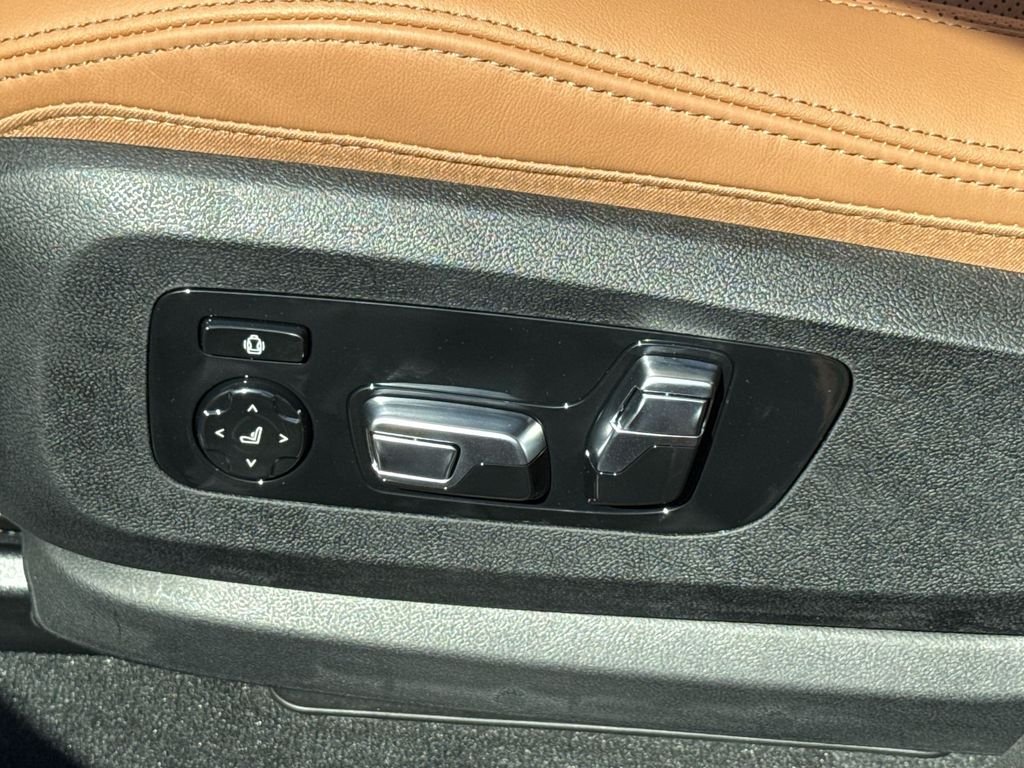 New 2027 Gray Metallic BMW xDrive40i image 12