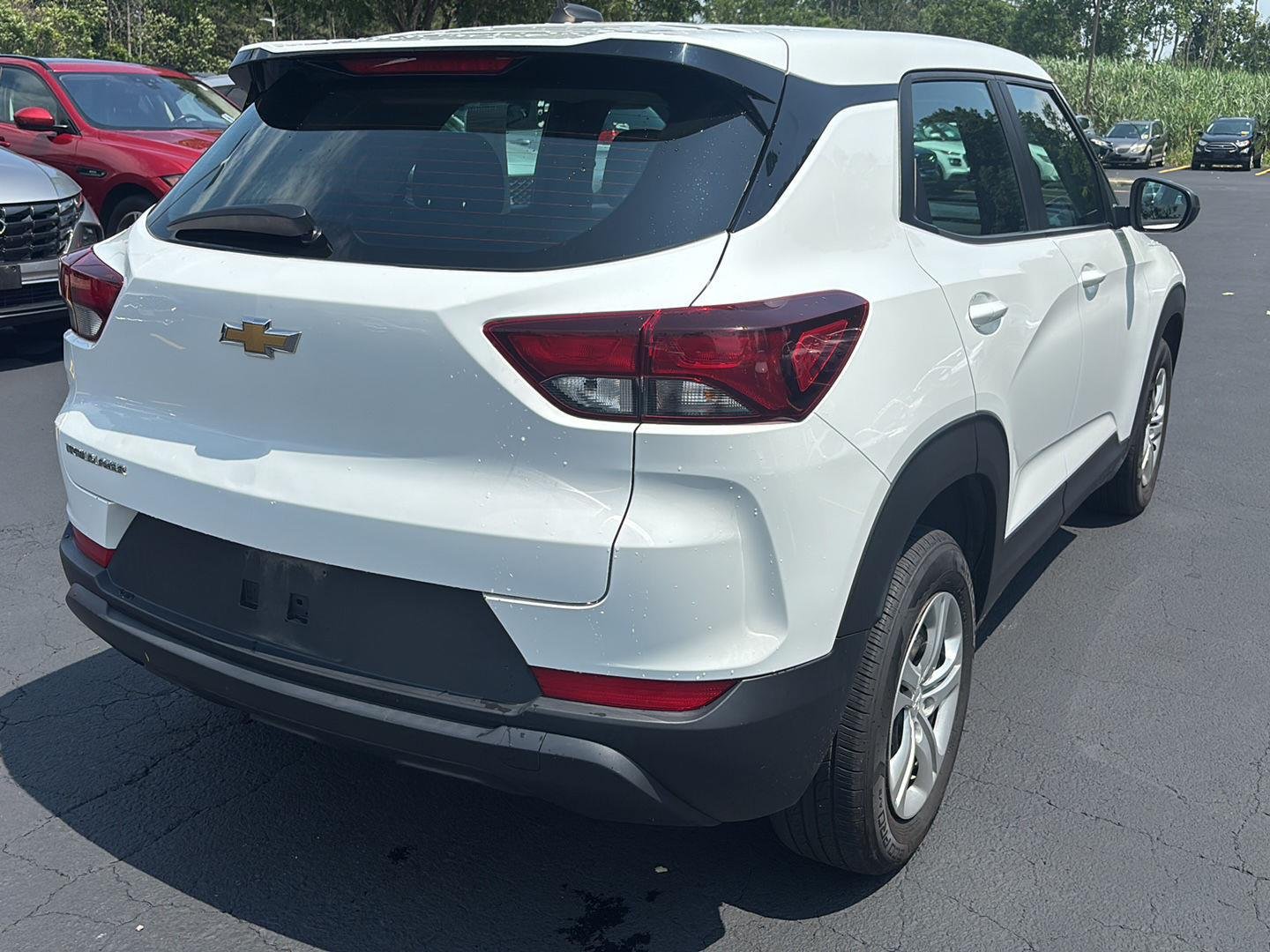 Used 2021 Summit White Chevrolet L image 6