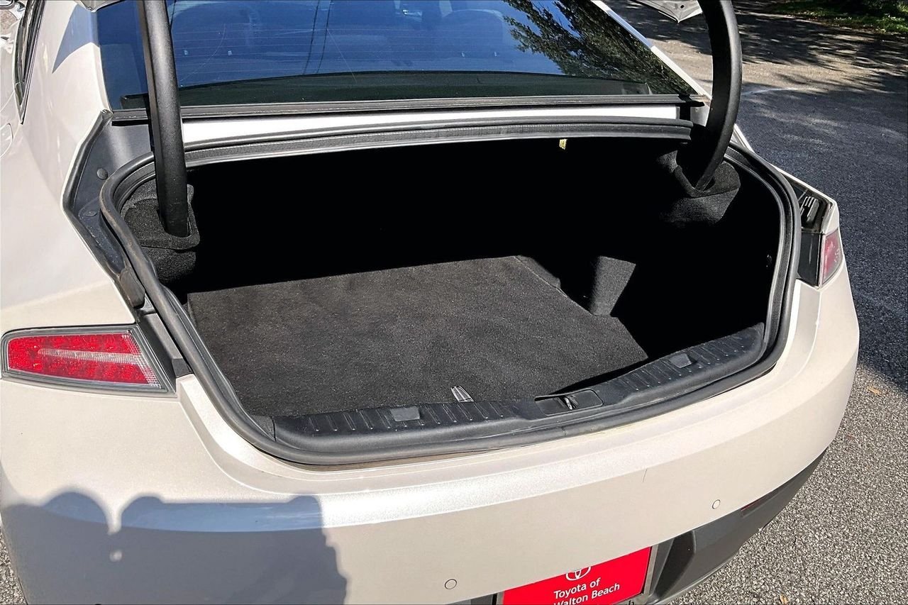 Used 2017 White Lincoln Reserve image 37